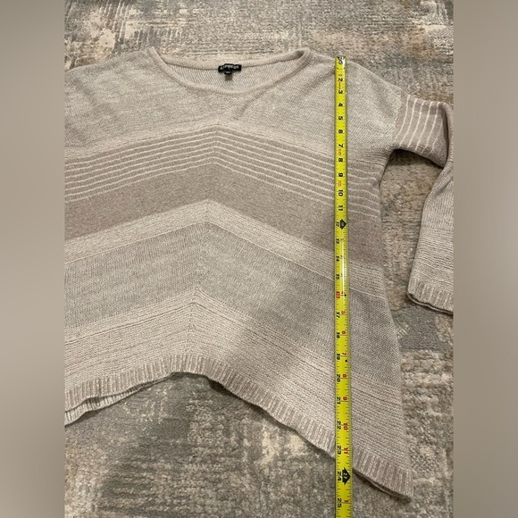 Express Asymmetrical Knit Sweater Wool Blend Size XSmall Neutral Beige Tan Ivory - Picture 7 of 10